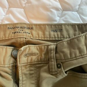 Banana Republic Traveler Jean 31x32